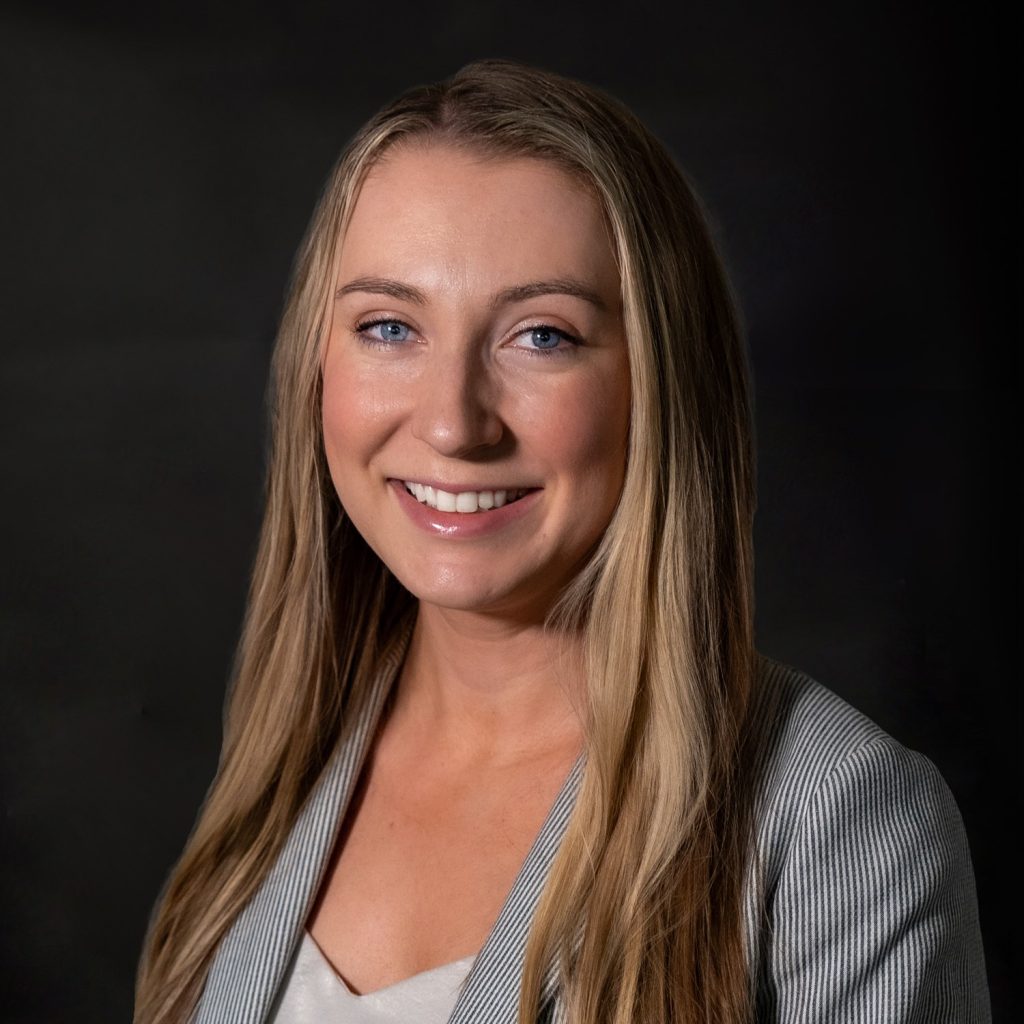 Alexis-Anderson-FULL-BLK-BKG-Square